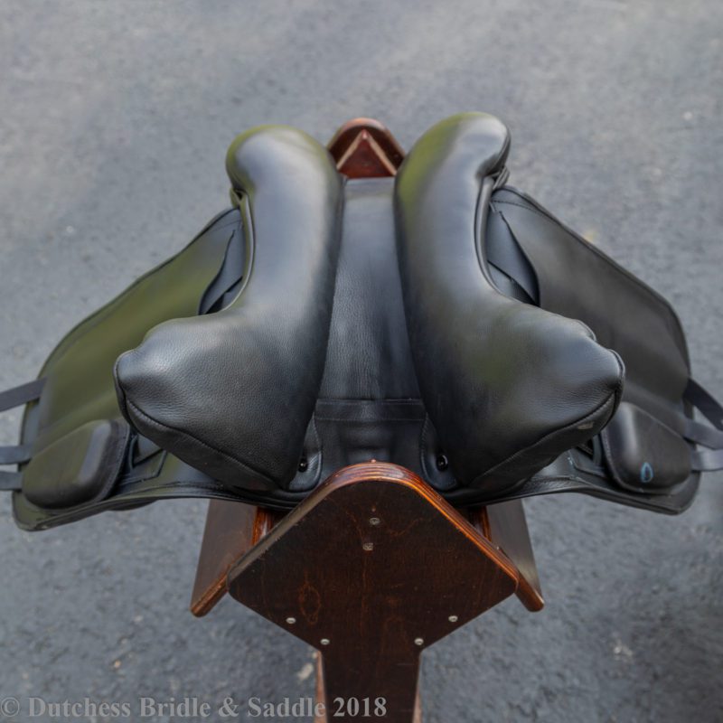Fairfax Gareth Monoflap dressage saddle with performance panel and adjustable shoulder blocks