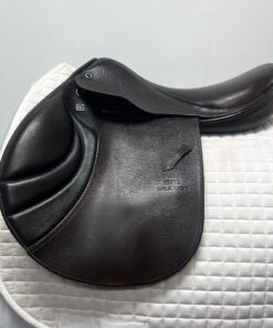 *REDUCED!!!* Stubben 17" MW Portos Jump Saddle 1056